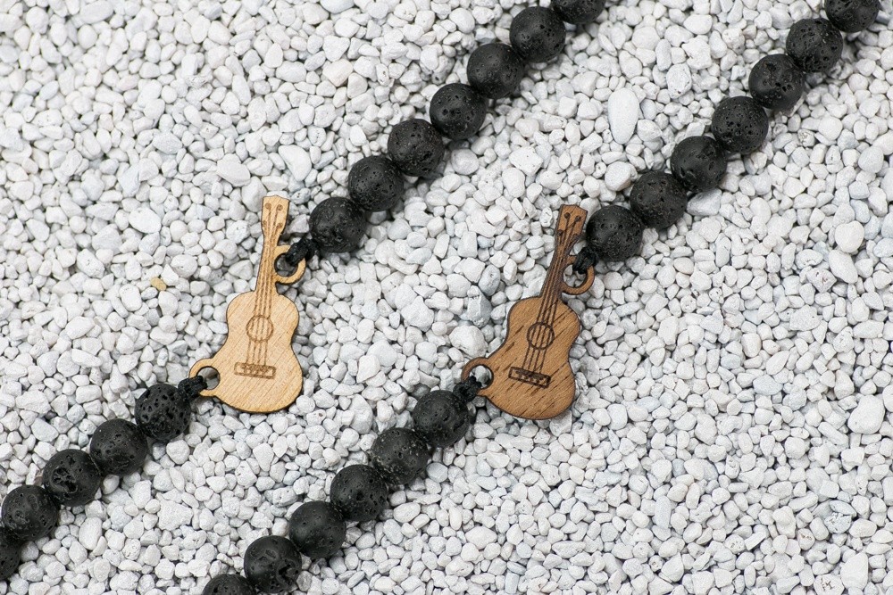 Drewniana bransoletka Gitara Merbau Kamień Wulkaniczny (2)