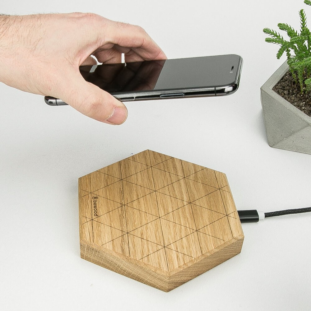 Ładowarka indukcyjna Bewood Slim Hexagon QI 15W Dąb (5)