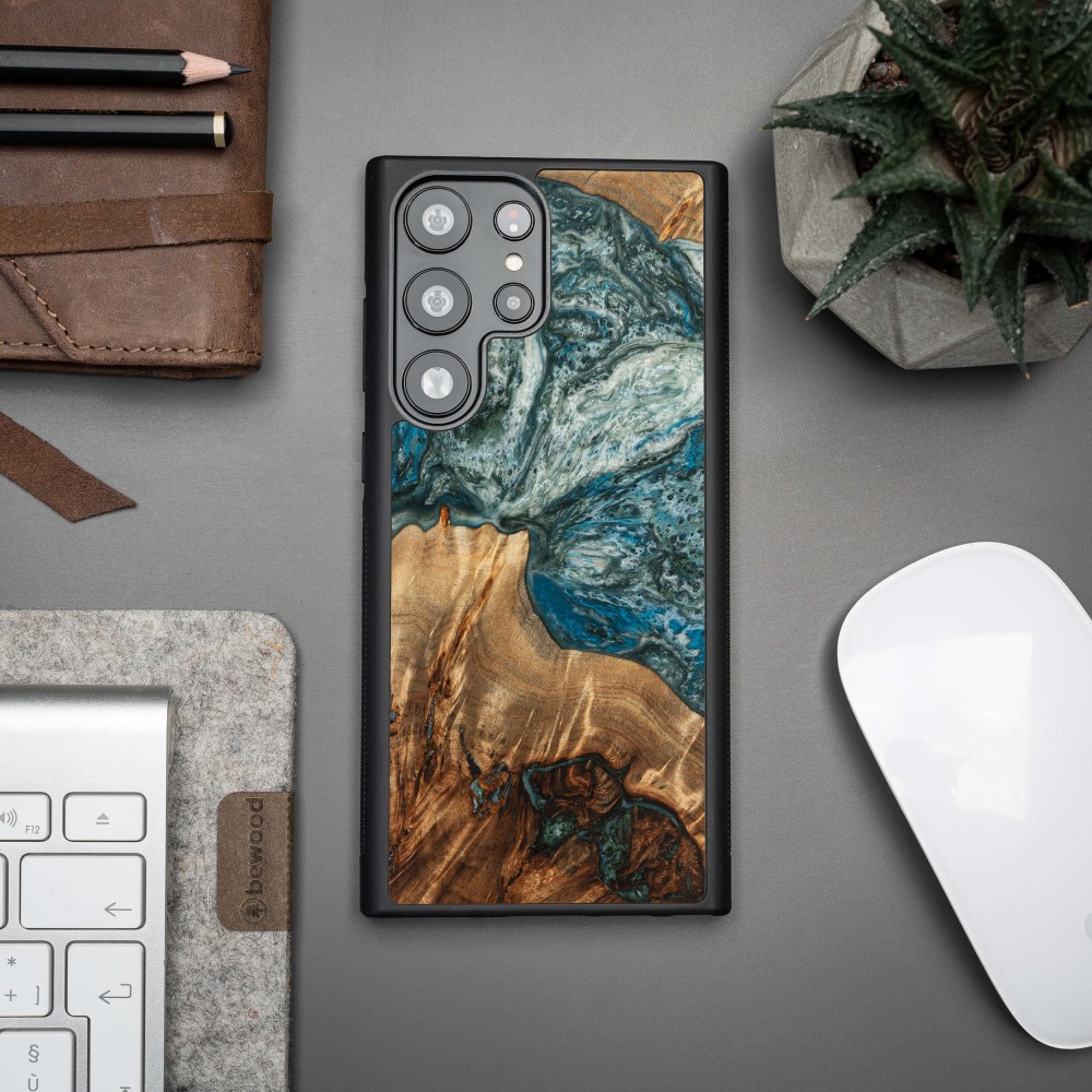 Etui Bewood Unique na Samsung Galaxy S23 Ultra - Planets - Ziemia (2)