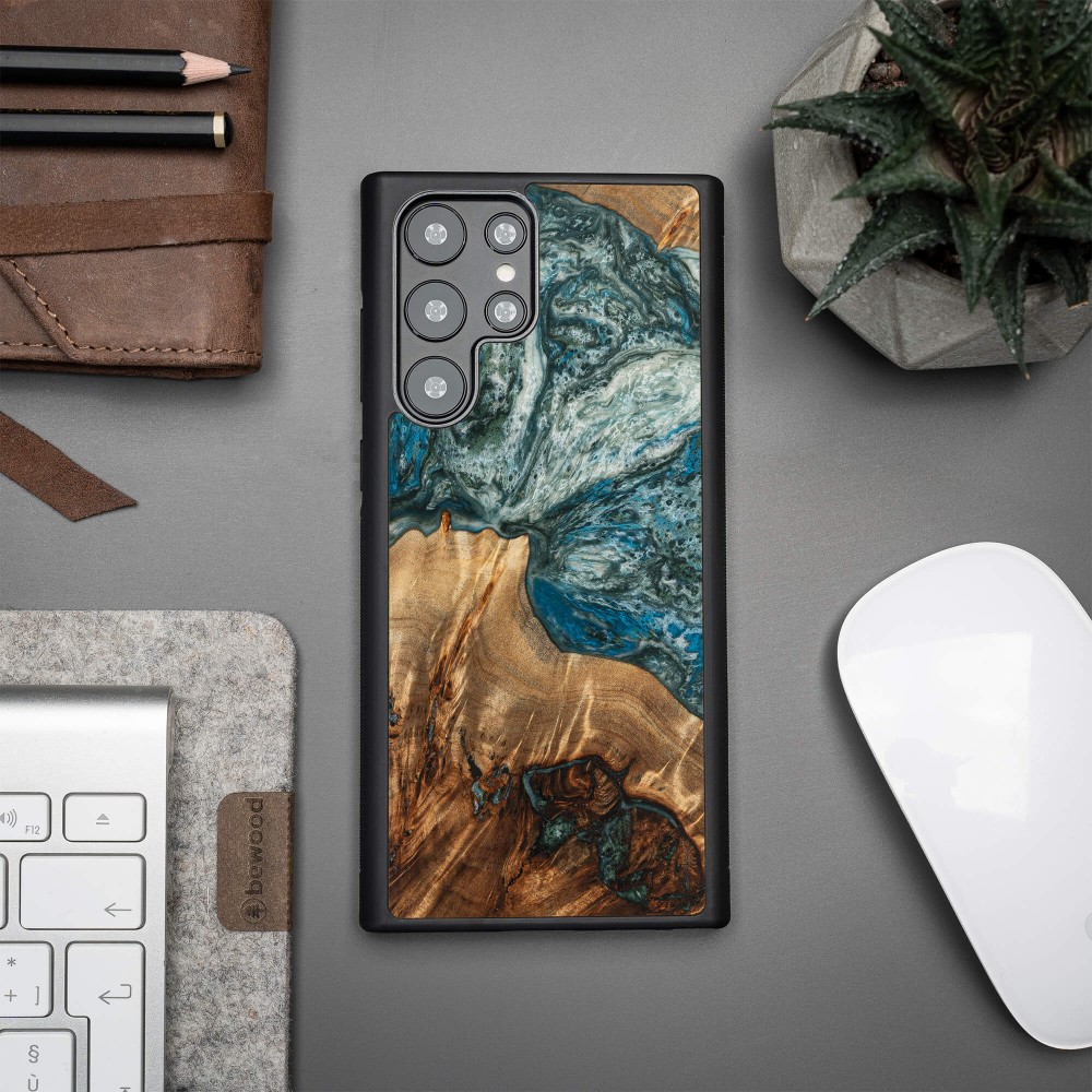 Etui Bewood Unique na Samsung Galaxy S22 Ultra - Planets - Ziemia (3)