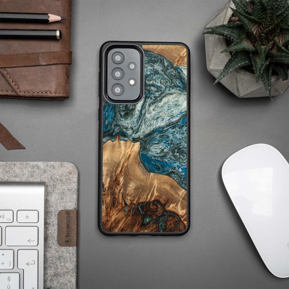 Etui Bewood Unique na Samsung Galaxy A33 - Planets - Ziemia (3)