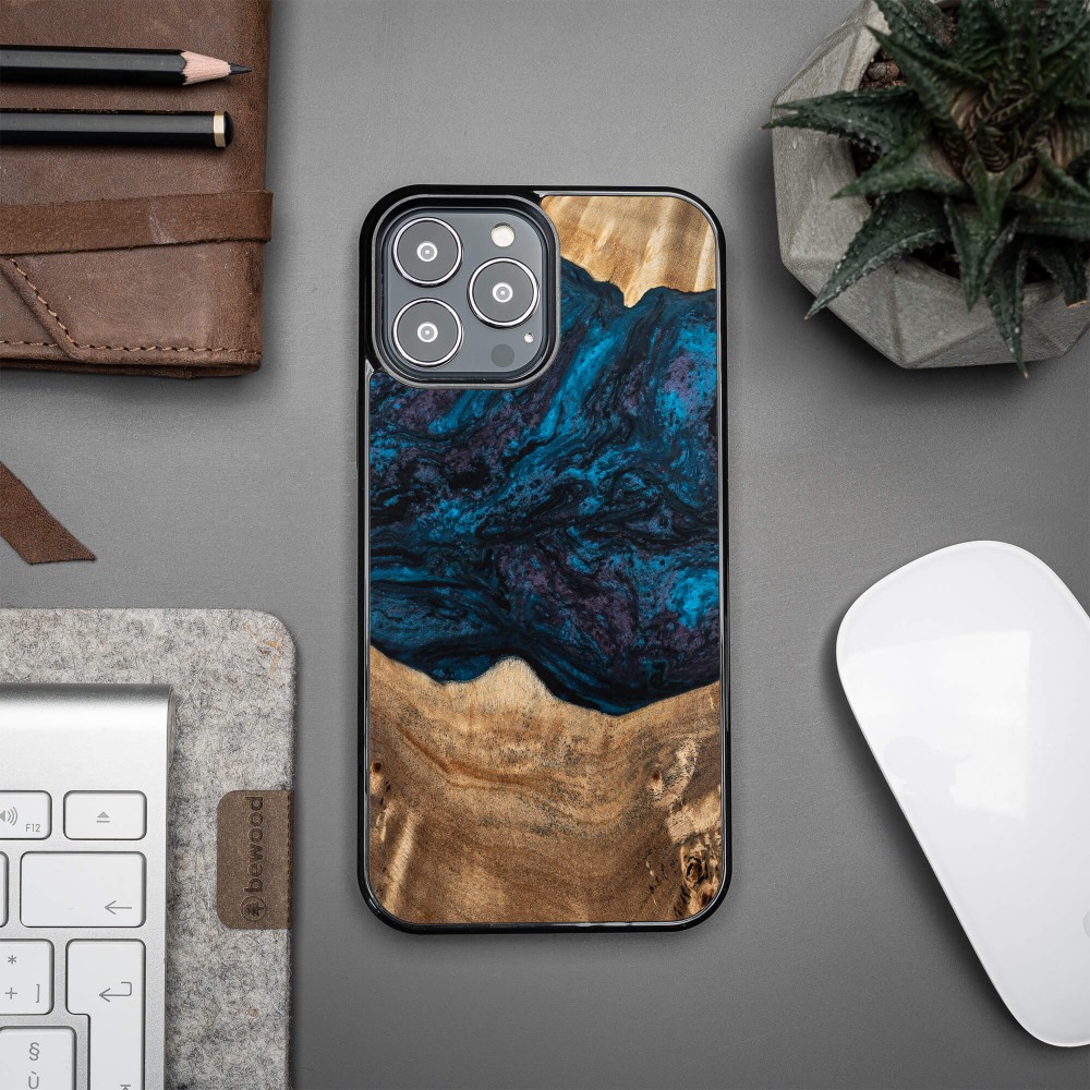 Etui Bewood Unique na iPhone 13 Pro Max - Planets - Neptun (2)