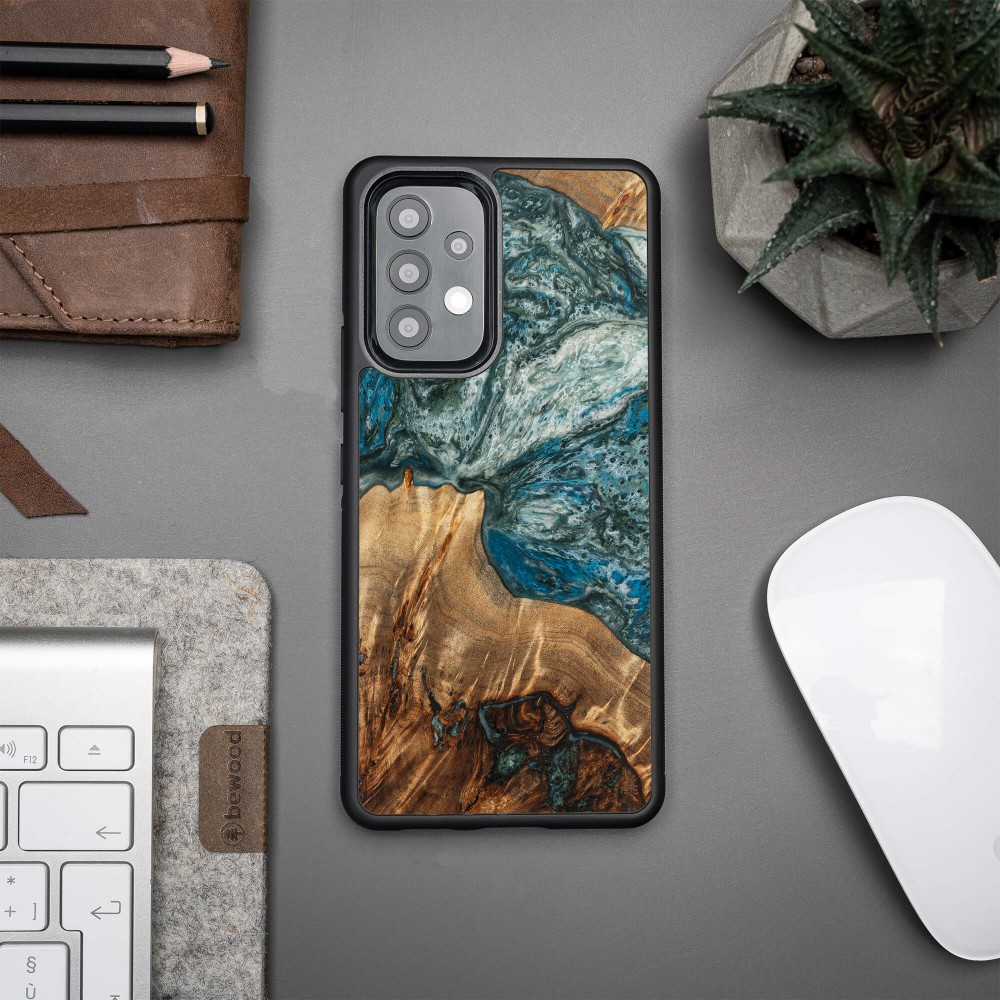 Etui Bewood Unique na Samsung Galaxy A73 5G - Planets - Ziemia (3)