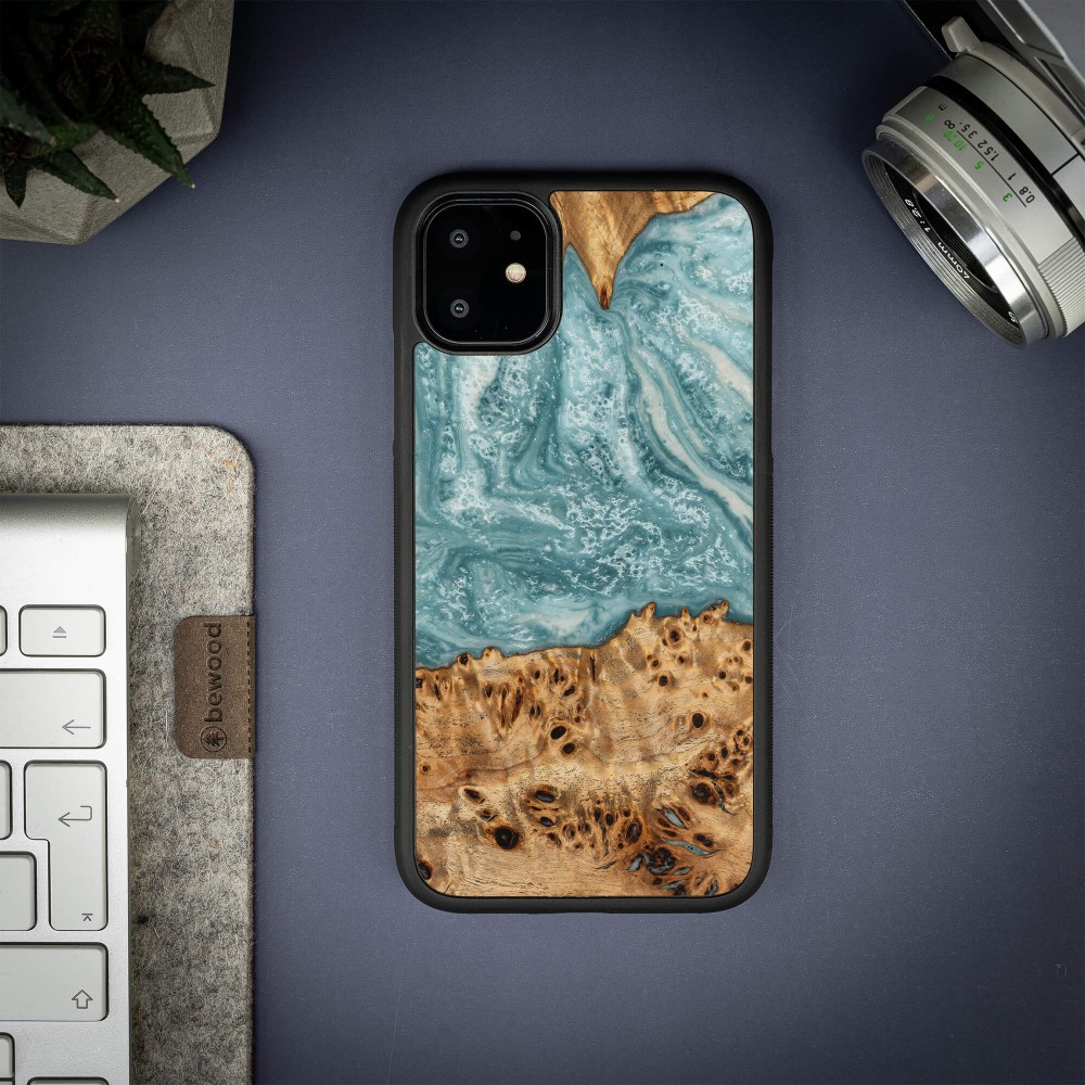 Etui Bewood Unique na iPhone 11 - Planets - Uran (2)