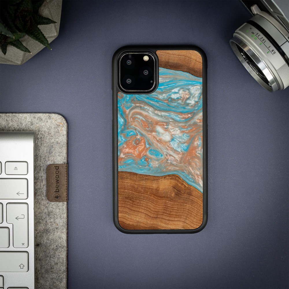 Etui Bewood Unique na iPhone 11 Pro - Planets - Saturn (2)