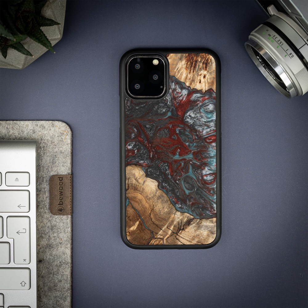 Etui Bewood Unique na iPhone 11 Pro - Planets - Pluton (2)