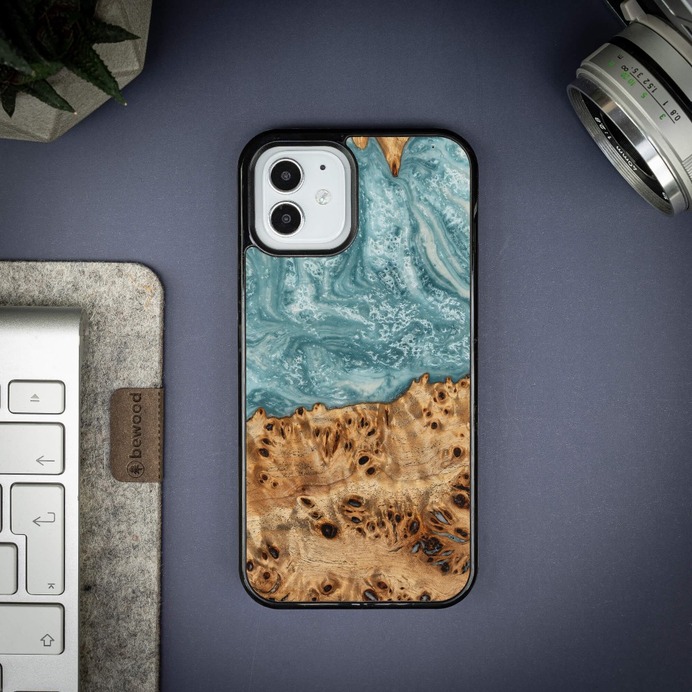 Etui Bewood Unique na iPhone 12 / 12 Pro - Planets - Uran (2)