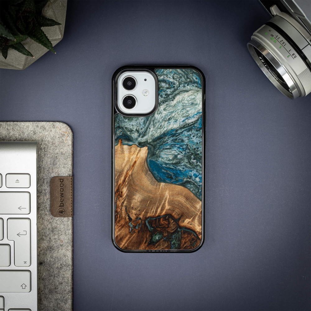 Etui Bewood Unique na iPhone 12 Mini - Planets - Ziemia (2)
