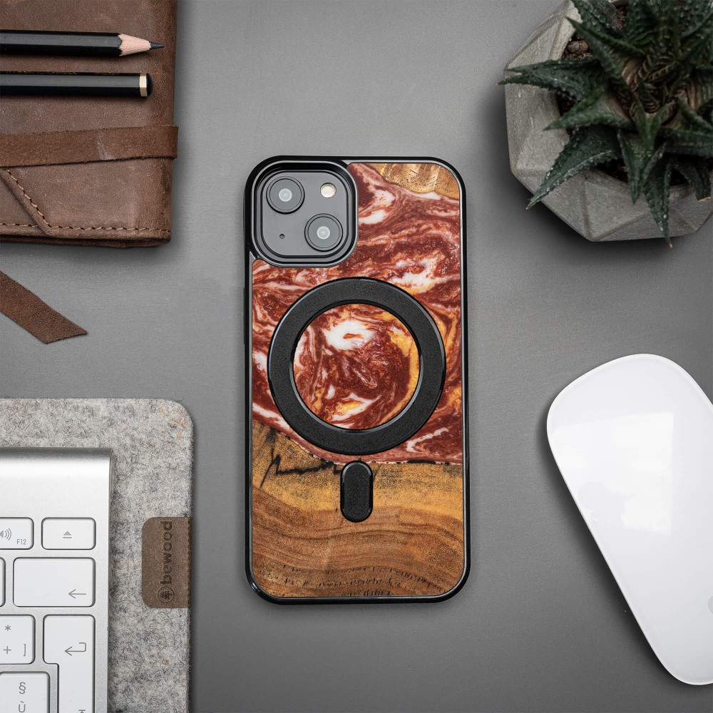 Etui Bewood Unique na iPhone 14 - Planets - Mars z MagSafe (3)