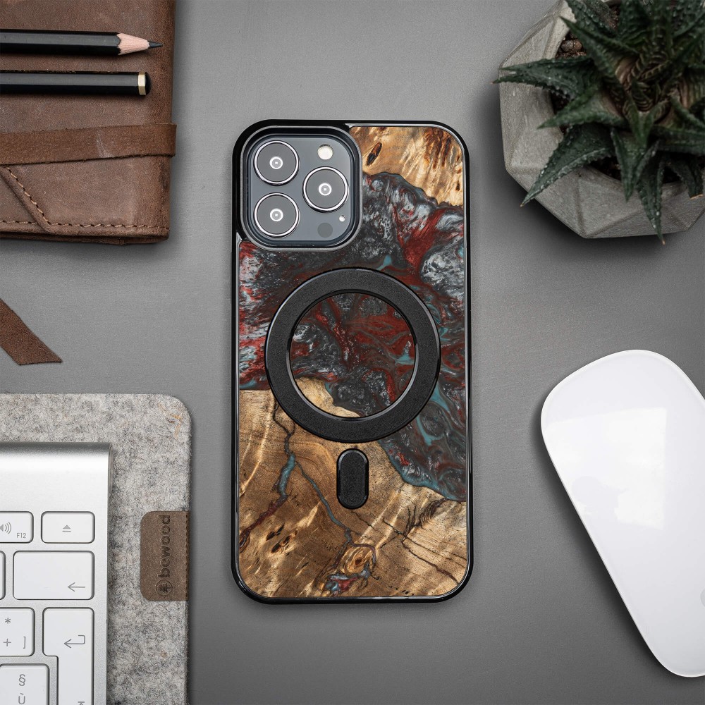 Etui Bewood Unique na iPhone 13 Pro Max - Planets - Pluton z MagSafe (3)