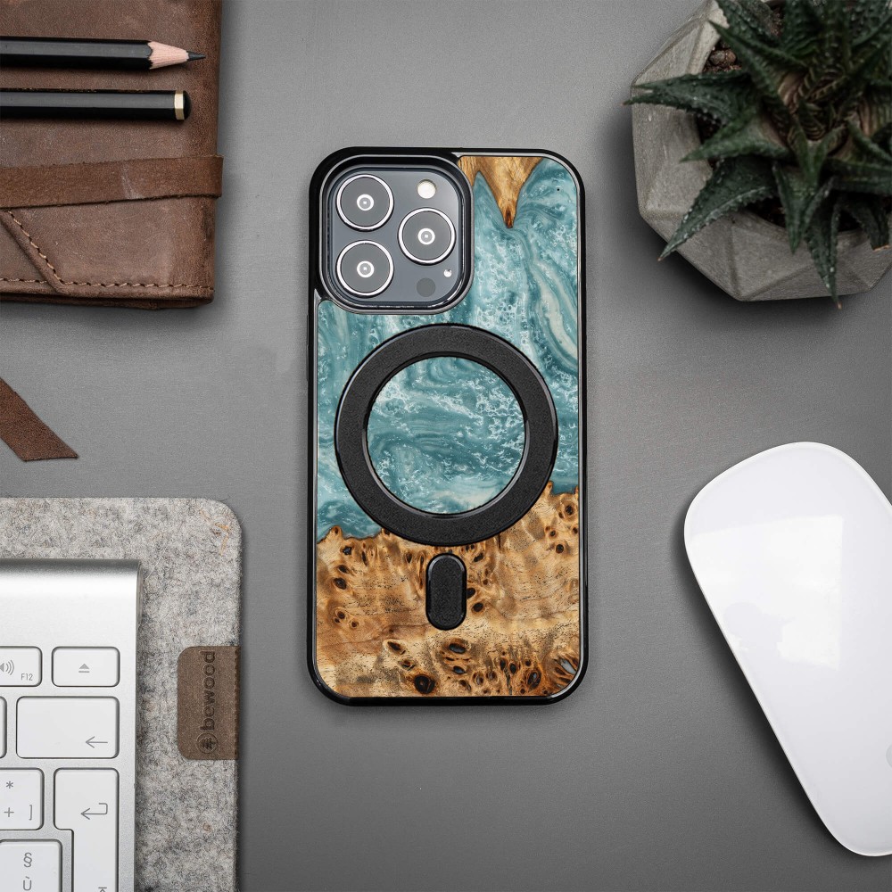 Etui Bewood Unique na iPhone 13 Pro - Planets - Uran z MagSafe (3)