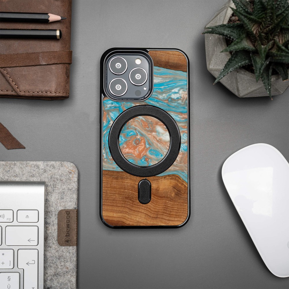 Etui Bewood Unique na iPhone 13 Pro - Planets - Saturn z MagSafe (3)