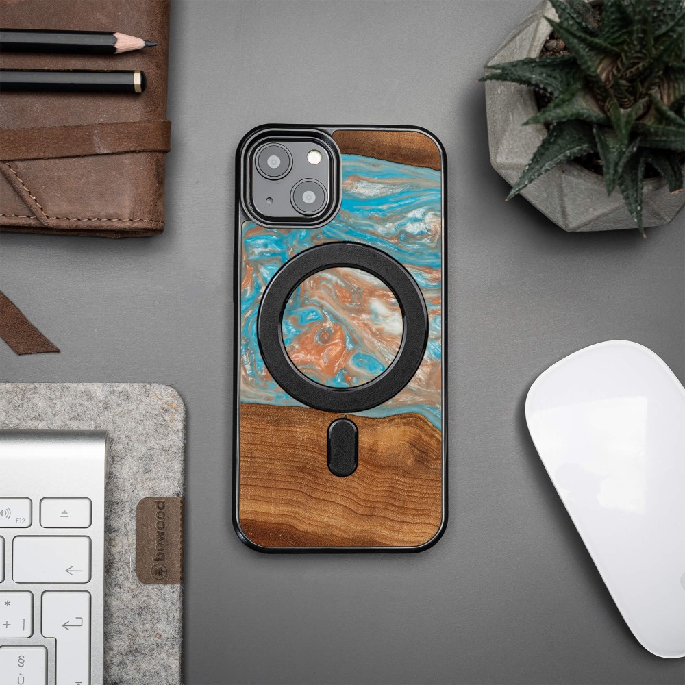 Etui Bewood Unique na iPhone 13 - Planets - Saturn z MagSafe (3)