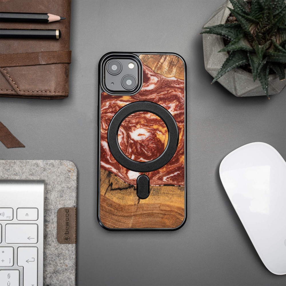 Etui Bewood Unique na iPhone 13 - Planets - Mars z MagSafe (3)
