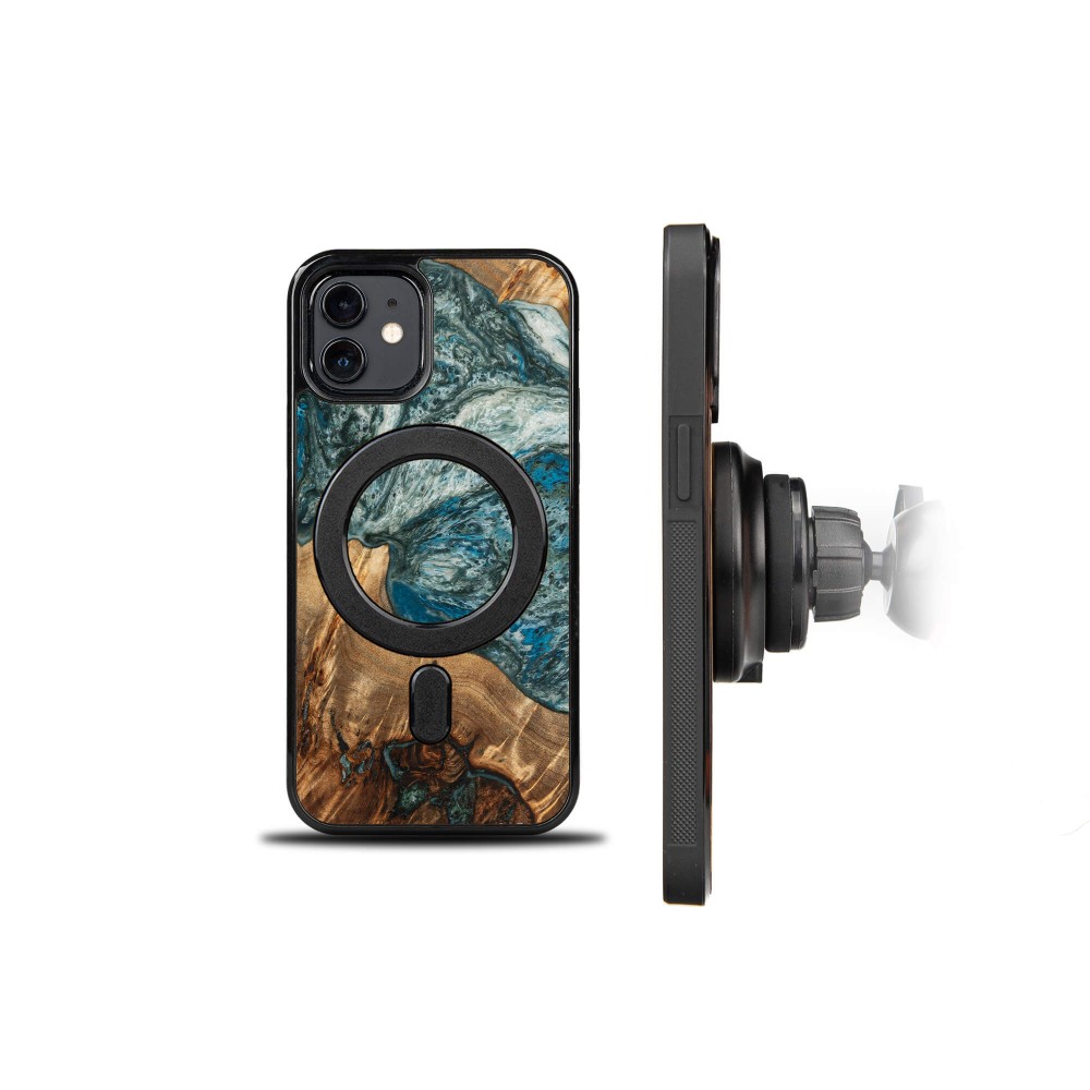 Etui Bewood Unique na iPhone 12 / 12 Pro - Planets - Ziemia z MagSafe (2)