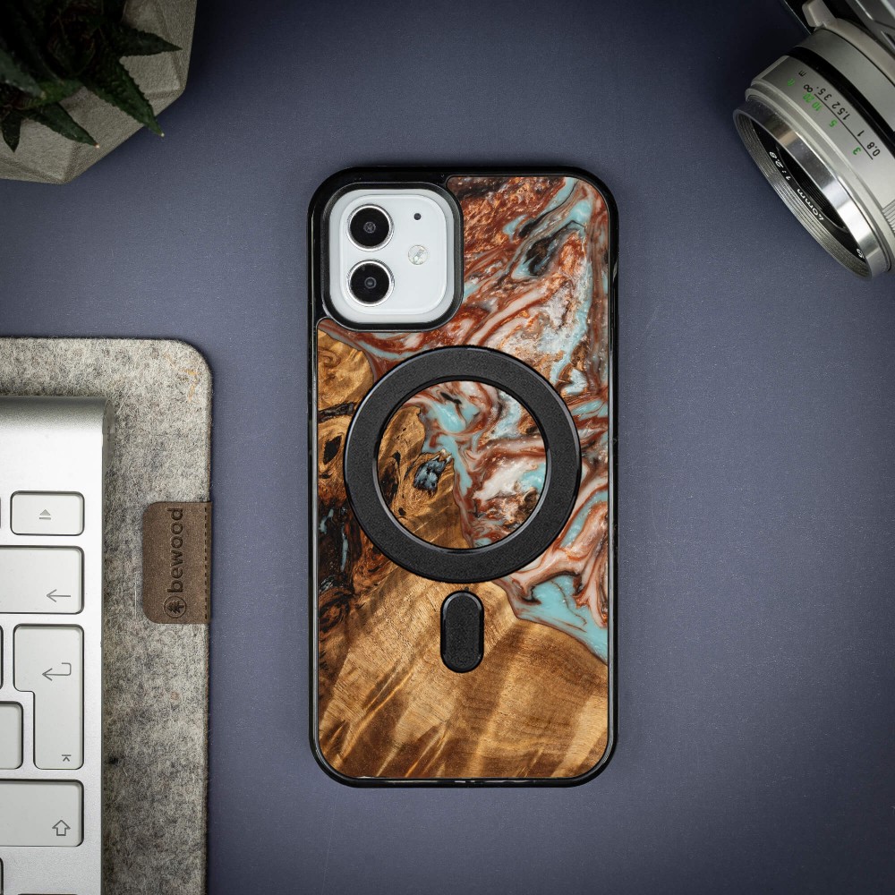 Etui Bewood Unique na iPhone 12 / 12 Pro - Planets - Jowisz z MagSafe (3)