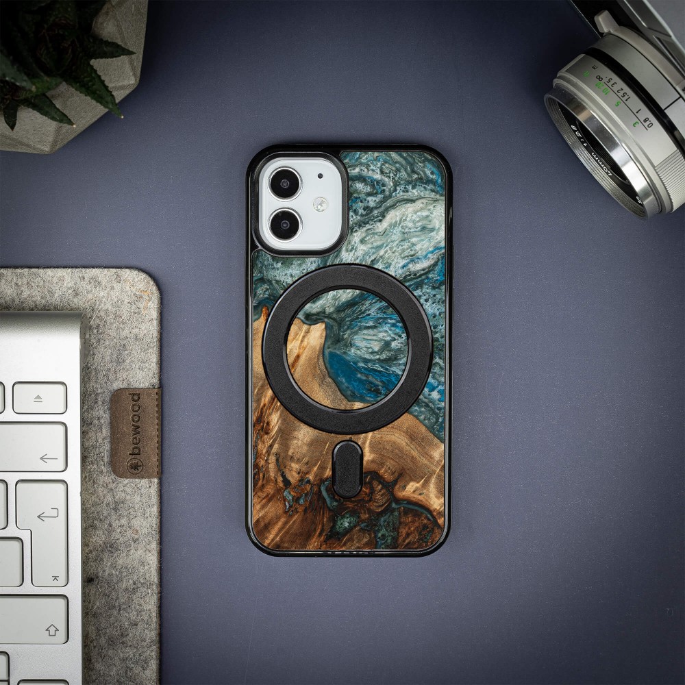 Etui Bewood Unique na iPhone 12 Mini - Planets - Ziemia z MagSafe (3)