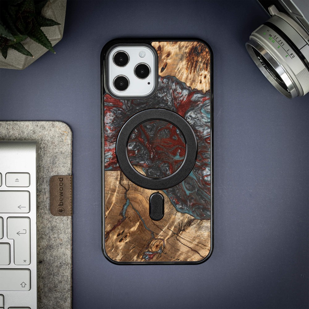 Etui Bewood Unique na iPhone 12 Pro Max - Planets - Pluton z MagSafe (3)