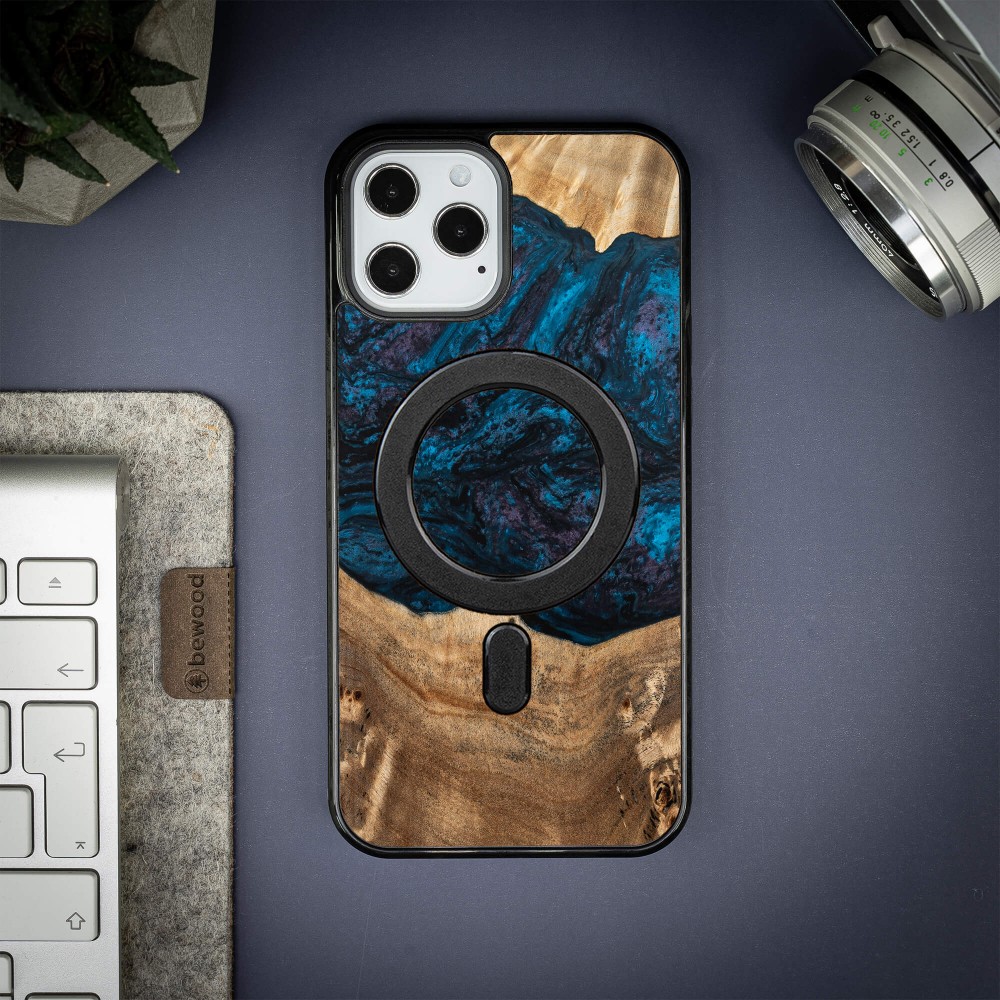 Etui Bewood Unique na iPhone 12 Pro Max - Planets - Neptun z MagSafe (3)