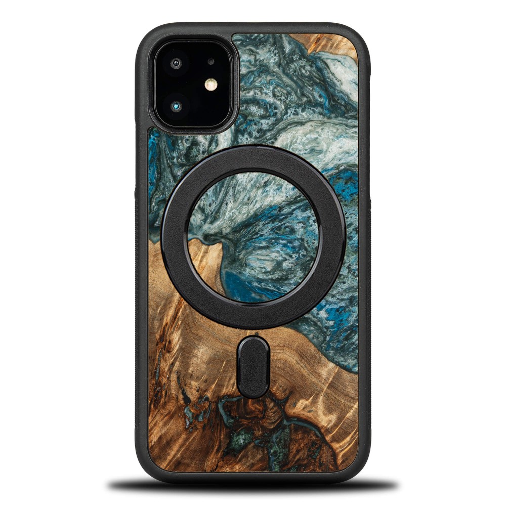 Bewood Resin Case - iPhone 11 - Planets - Earth - MagSafe (1)