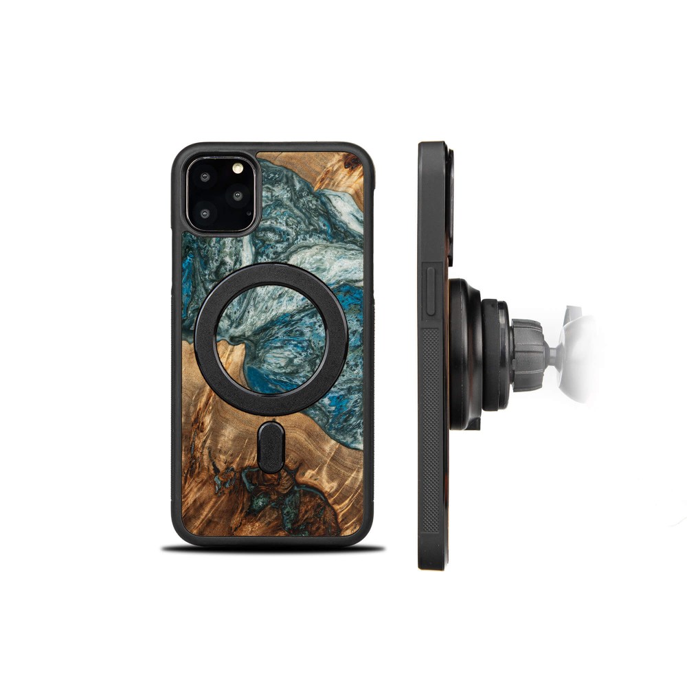 Etui Bewood Unique na iPhone 11 Pro Max - Planets - Ziemia z MagSafe (2)