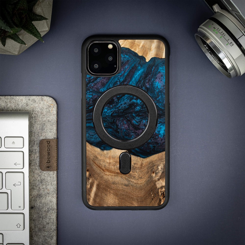 Etui Bewood Unique na iPhone 11 Pro Max - Planets - Neptun z MagSafe (3)