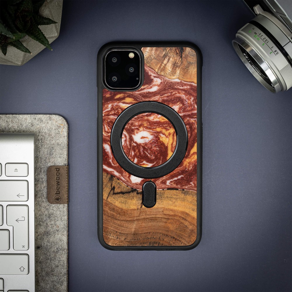Etui Bewood Unique na iPhone 11 Pro Max - Planets - Mars z MagSafe (3)