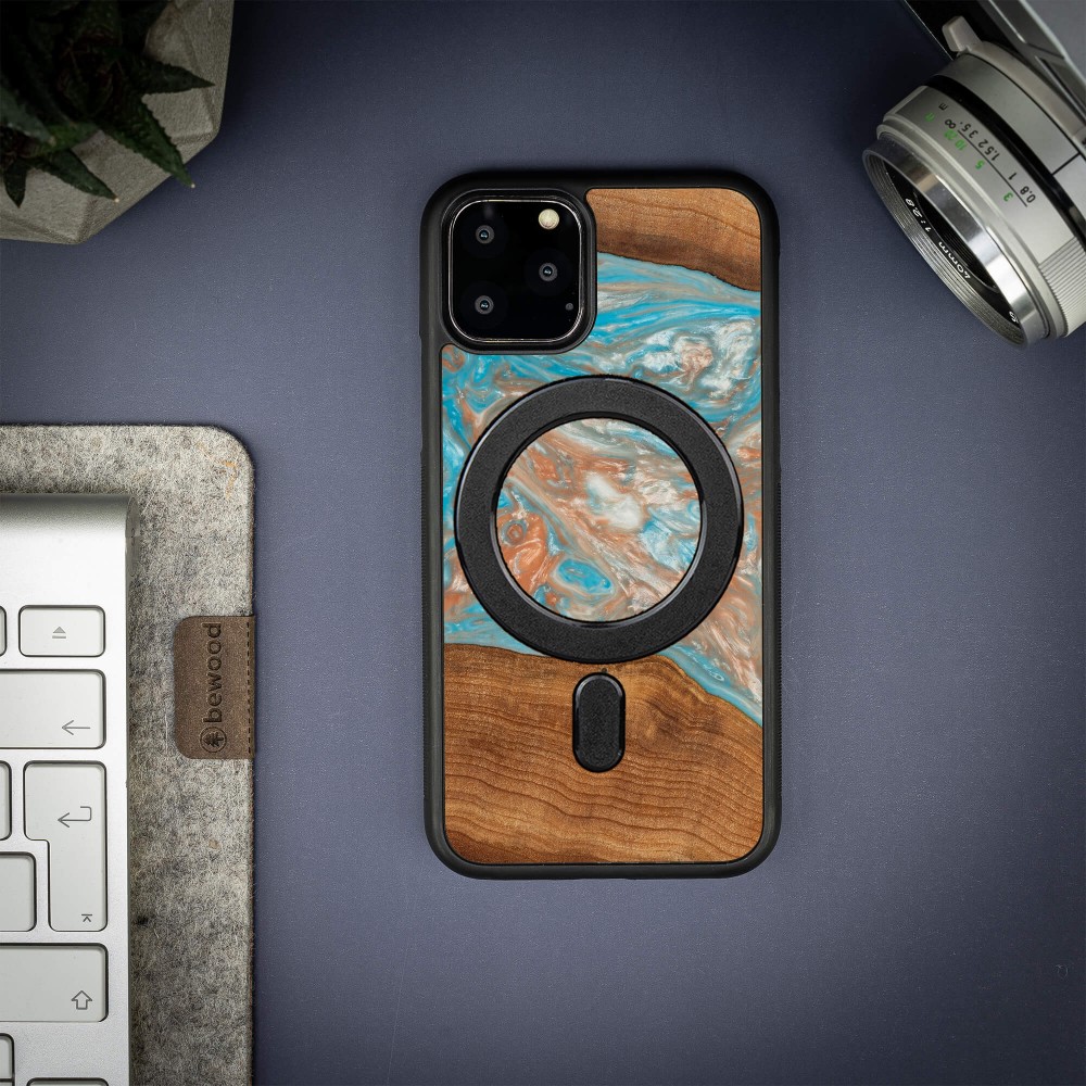 Etui Bewood Unique na iPhone 11 Pro - Planets - Saturn z MagSafe (3)