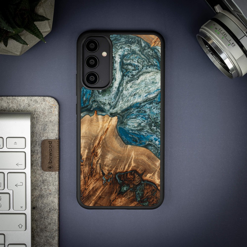 Bewood Resin Case - Samsung Galaxy A34 5G - Planets - Earth (3)