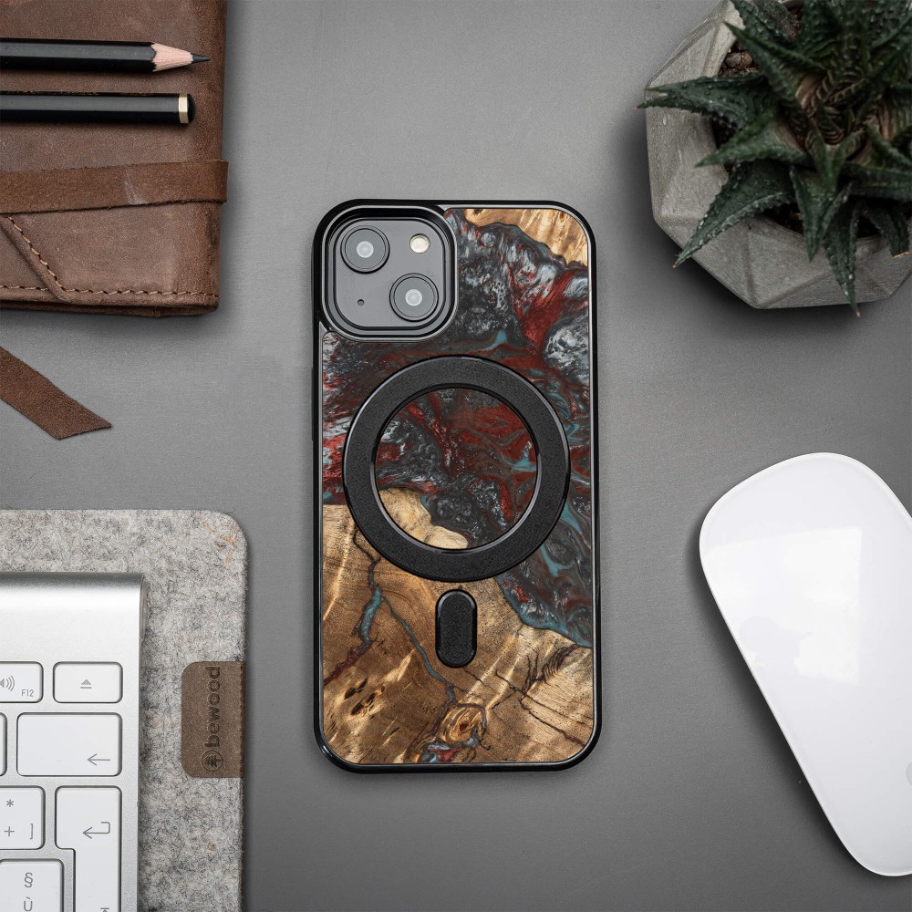 Etui Bewood Unique do iPhone 15 - Planets do Pluton z MagSafe (3)
