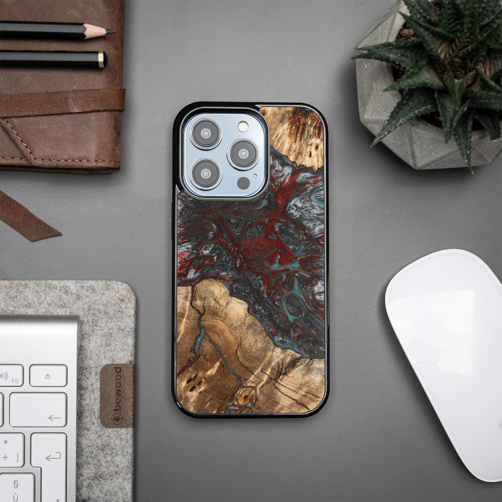 Etui Bewood Unique do iPhone 15 Pro - Planets - Pluton (2)