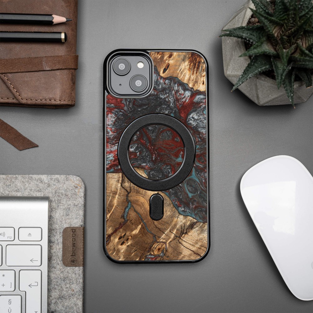 Etui Bewood Unique do iPhone 15 Plus - Planets - Pluton z MagSafe (3)