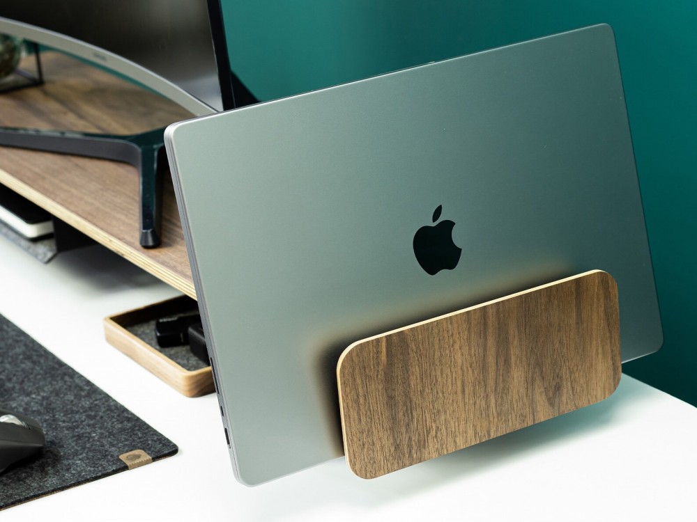 Uchwyt na laptop - Bewood Laptop Holder - Black - Orzech (1)