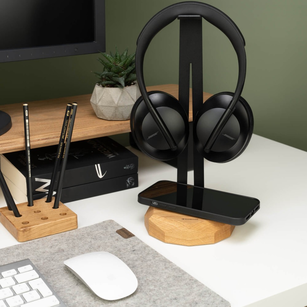 Wood Headphone Stand with QI Charger 15W - Black - Oak (5)