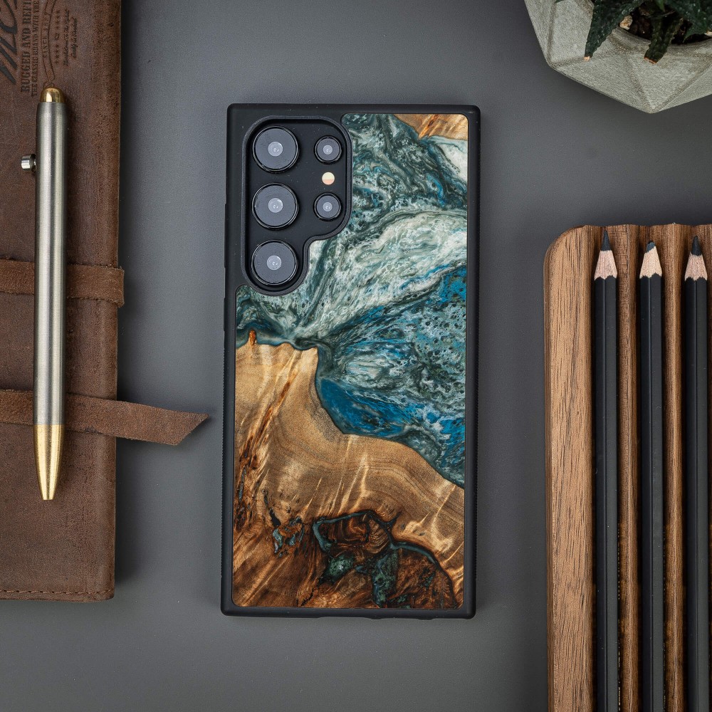 Etui Bewood Unique na Samsung Galaxy S24 Ultra - Planets - Ziemia (4)