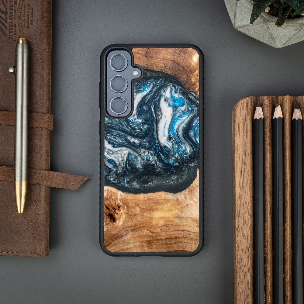 Etui Bewood Unique na Samsung Galaxy S23 FE - Planets - Ziemia (8)