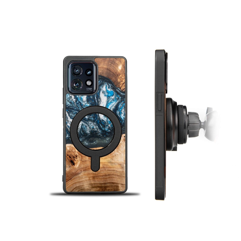 Etui Bewood Unique na Motorola Edge 40 Pro - Planets - Ziemia z MagSafe (2)