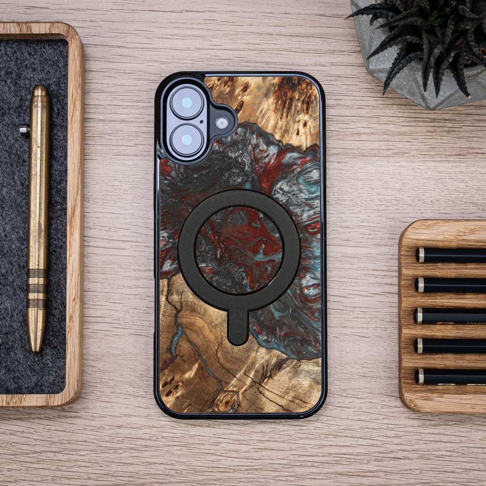Etui Bewood Unique do iPhone 16 Plus - Planets - Pluton z MagSafe (4)