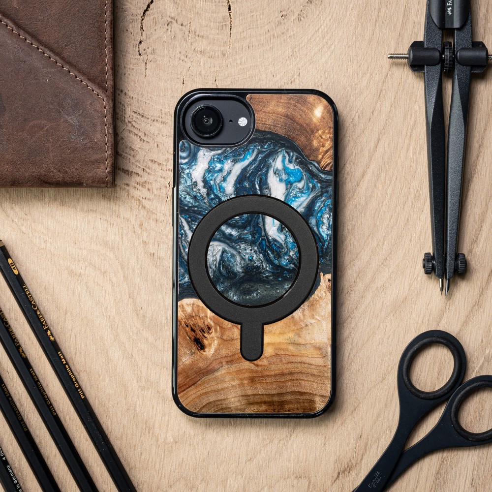 Etui Bewood Unique do iPhone 17e / 16e - Planets - Ziemia z MagSafe (4)