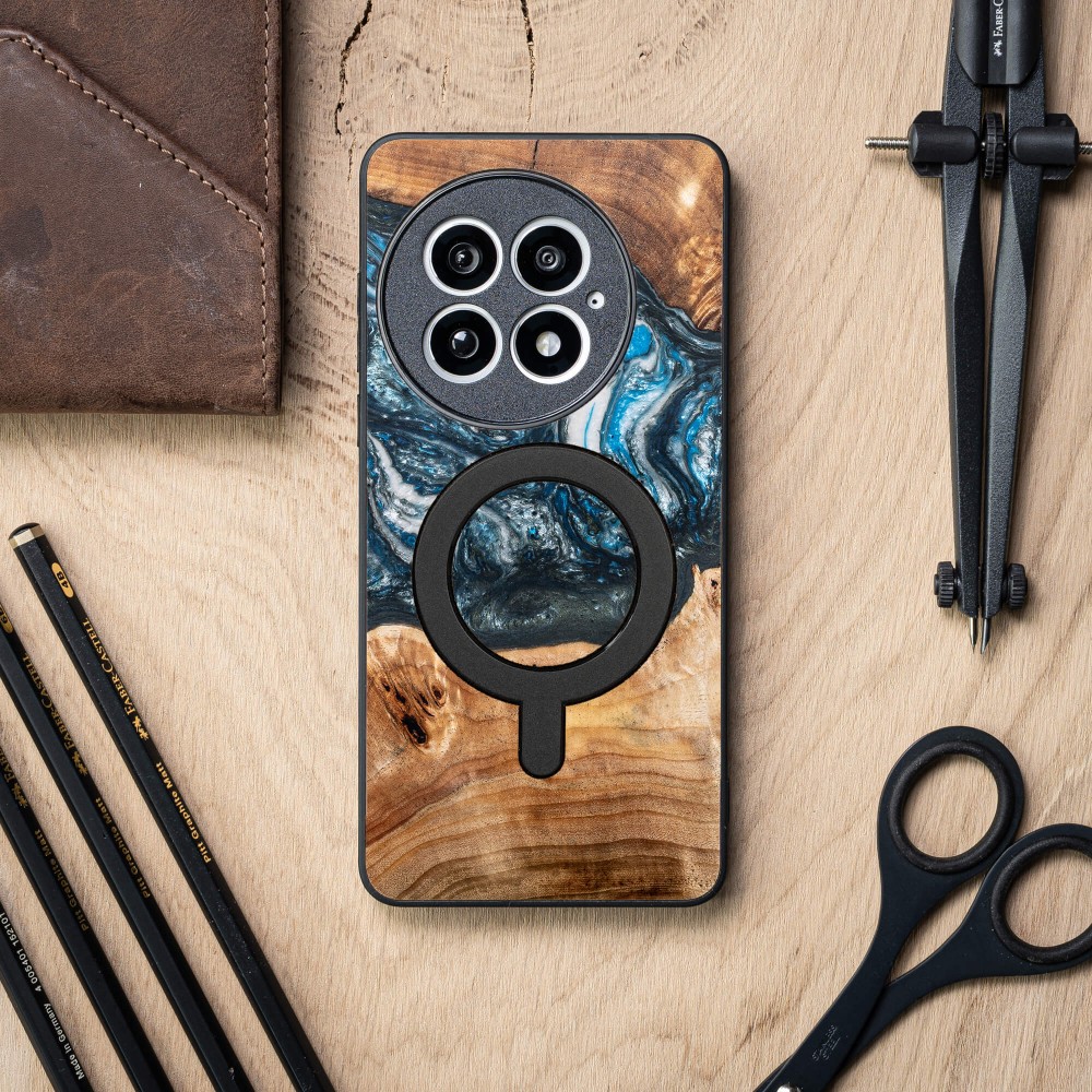 Bewood Resin Case for OnePlus 13 - Planets - Earth with MagSafe (3)