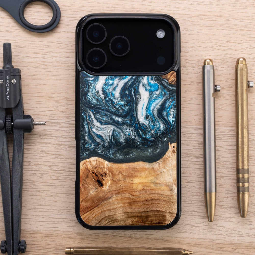 Etui Bewood Unique do iPhone 17 Pro Max - Planets - Ziemia (3)