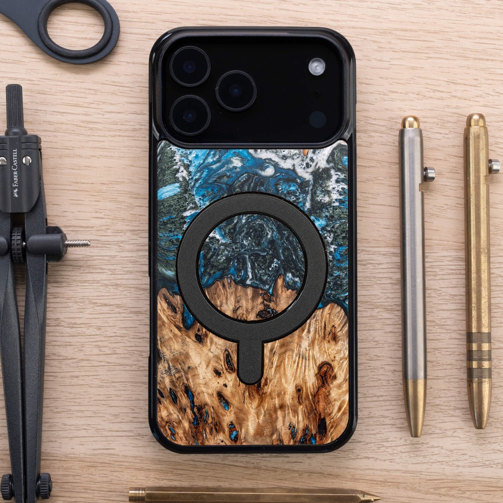 Bewood Resin Case for Apple iPhone 17 Pro Max - Planets - Earth with MagSafe (4)