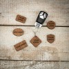 mini: Drewniany Personalizowany Brelok Basic Twoje Logo Merbau (2)