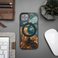 mini: Etui Bewood Unique na iPhone 14 - Planets - Ziemia z MagSafe (3)