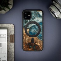 mini: Bewood Resin Case - iPhone 11 - Planets - Earth - MagSafe (3)