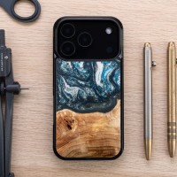 mini: Etui Bewood Unique do iPhone 17 Pro - Planets - Ziemia (3)