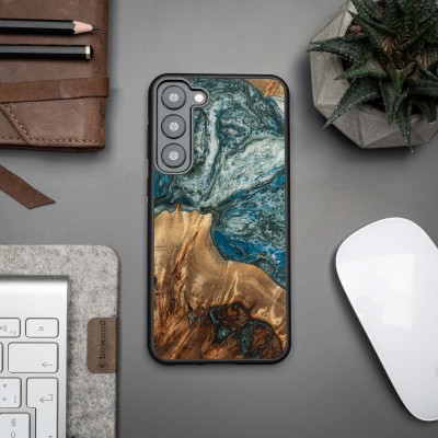 Picture 2 for: Bewood Resin Case  Samsung Galaxy S23 Plus  Planets  Earth