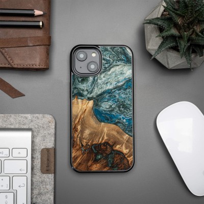 Obrazek 2 dla: Etui Bewood Unique na iPhone 14  Planets  Ziemia