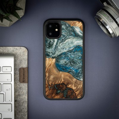 Obrazek 2 dla: Etui Bewood Unique na iPhone 11  Planets  Ziemia
