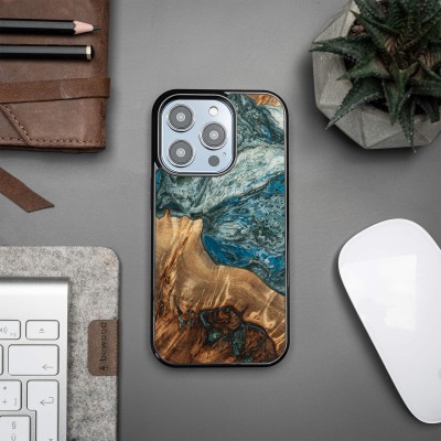 Obrazek 2 dla: Etui Bewood Unique do iPhone 15 Pro  Planets  Ziemia
